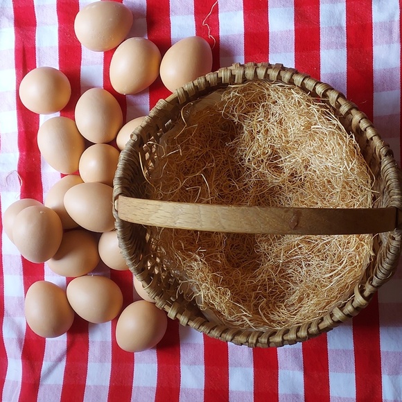 VINTAGE Basket &  Wooden Eggs Country/Prim Decor. - Picture 2 of 8